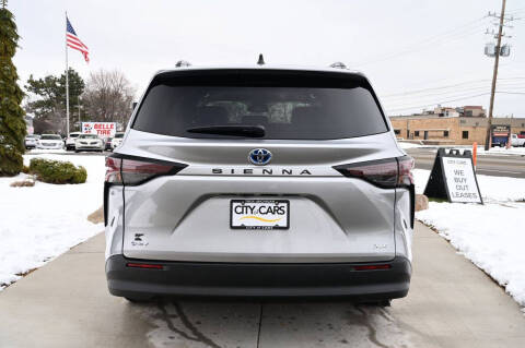 2025 Toyota Sienna XLE 8-Passenger