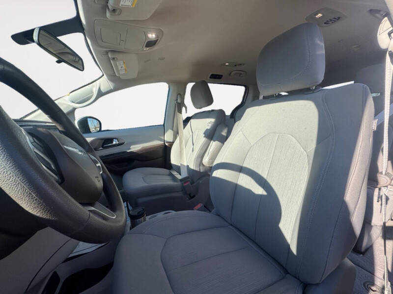 2021 Chrysler Voyager LX