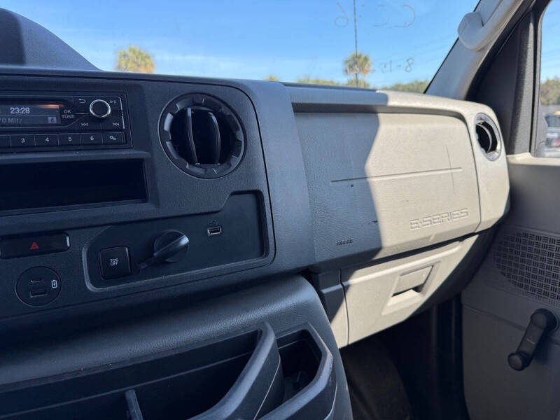 2021 Ford E-Series E-450 SD