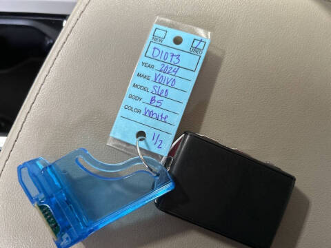 2024 Volvo S60 B5 Plus Dark Theme