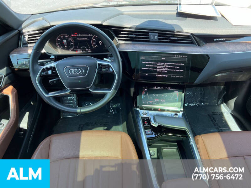 2022 Audi e-tron quattro Premium Plus
