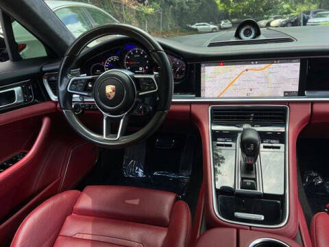 2020 Porsche Panamera GTS Sport Turismo
