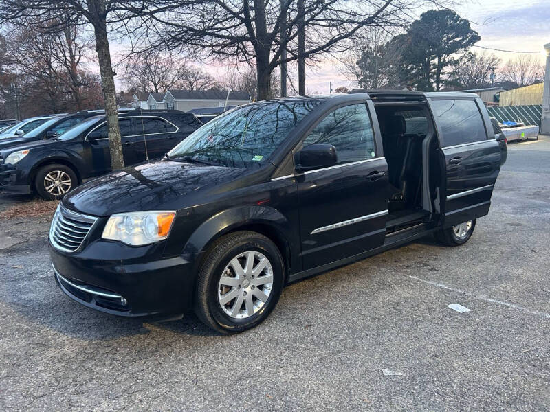 2015 Chrysler Town & Country Touring photo 5