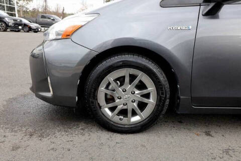 2017 Toyota Prius v Four