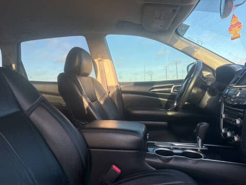 2020 Nissan Pathfinder SV