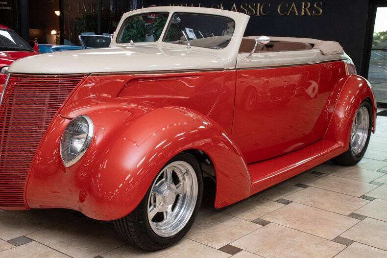 1937 Ford Cabriolet