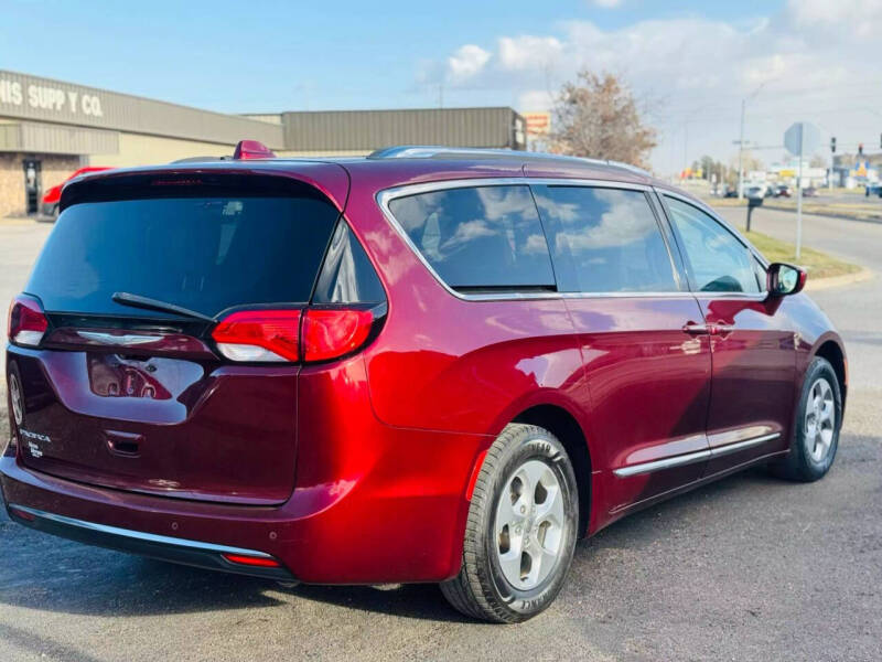 2017 Chrysler Pacifica Touring-L Plus