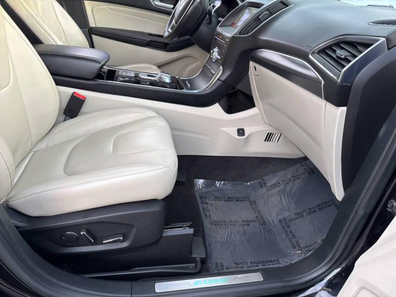 2019 Ford Edge Titanium