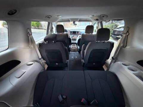 2018 Chrysler Pacifica LX