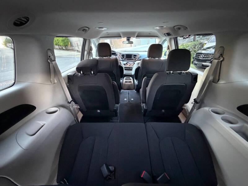 2018 Chrysler Pacifica LX