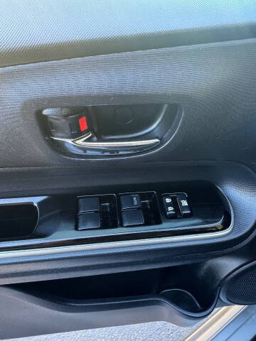 2019 Toyota Prius c L