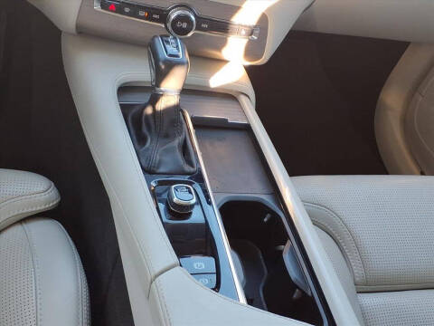 2022 Volvo XC90 T6 Inscription 6-Passenger