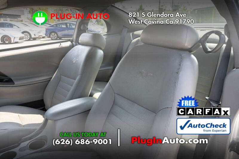 2004 Ford Mustang GT Deluxe