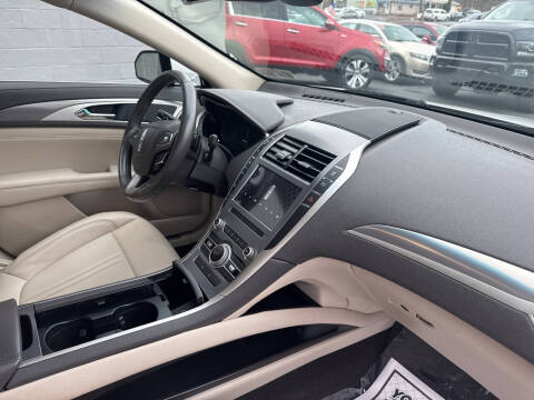 2020 Lincoln MKZ Standard