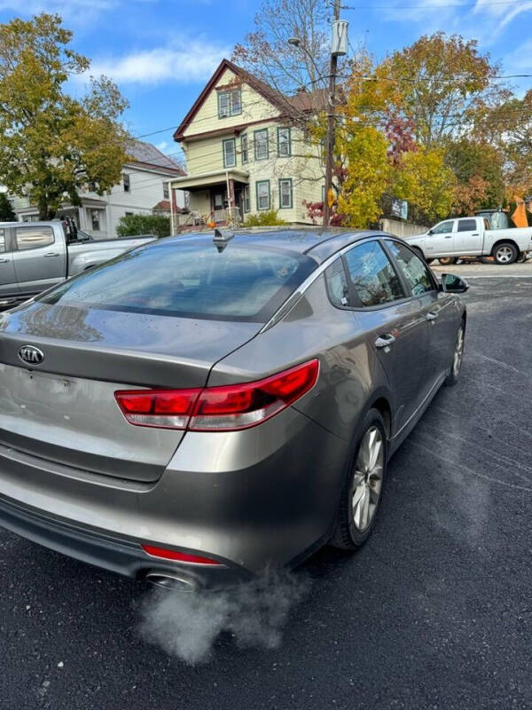 2016 Kia Optima LX photo 9