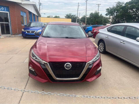 2020 Nissan Altima for sale at Discount Motor Sales LLC in Wichita KS