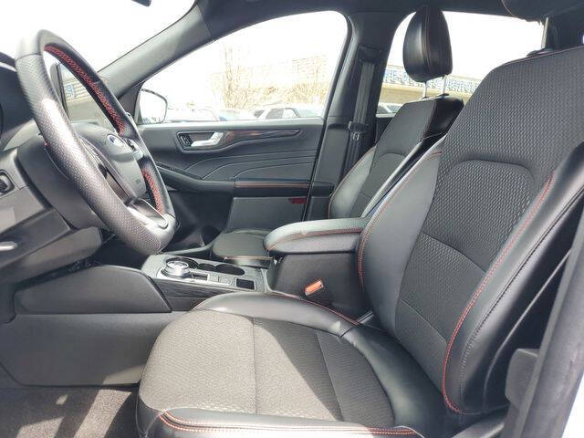 2025 Ford Escape ST-Line Select