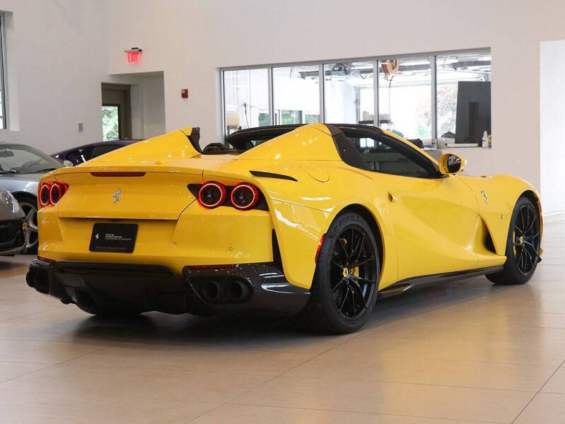 2021 Ferrari 812 GTS