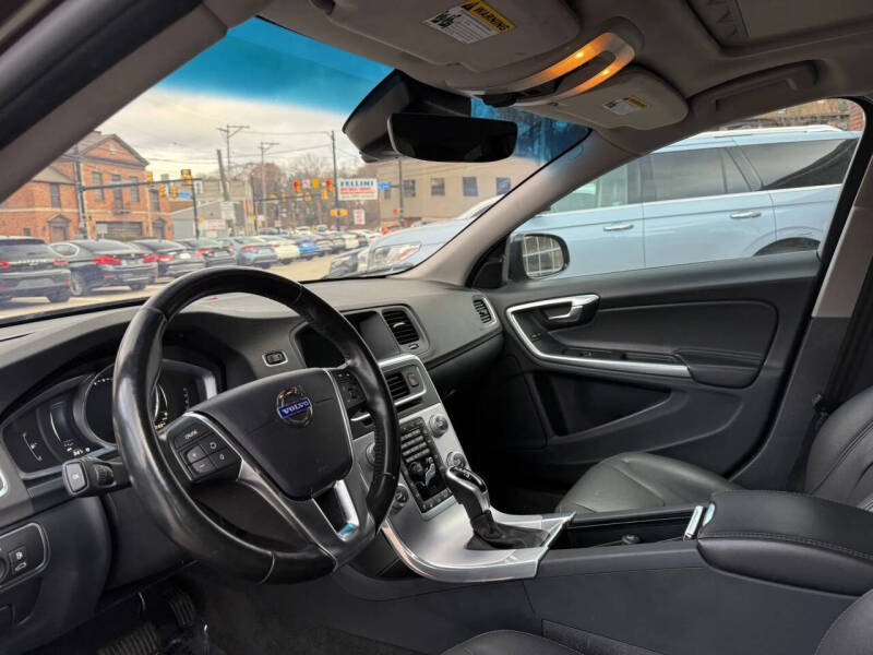 2018 Volvo V60 Cross Country T5 Premier