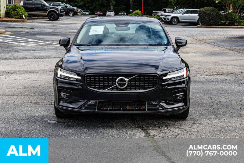2024 Volvo S60 B5 Core Dark Theme