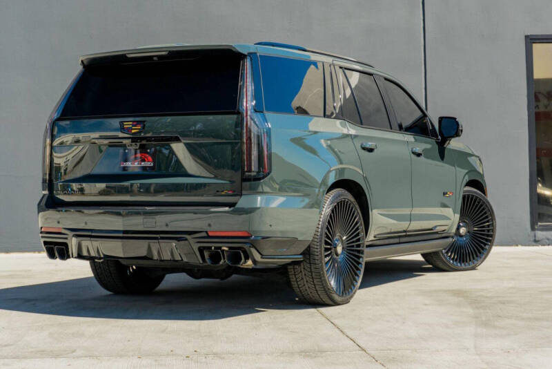 2025 Cadillac Escalade-V