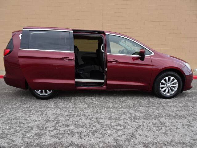 2018 Chrysler Pacifica LX