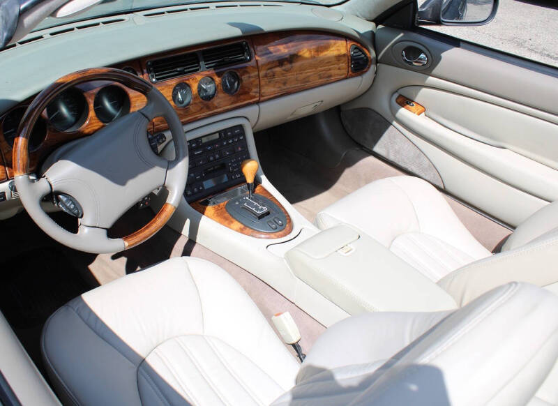 2000 Jaguar XKR
