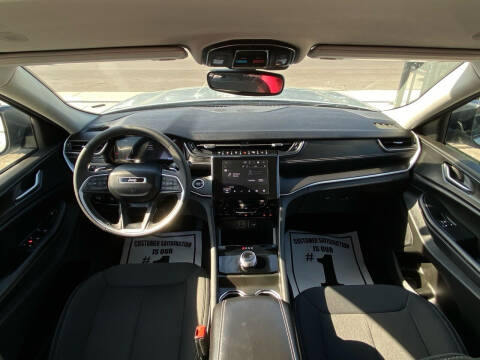 2023 Jeep Grand Cherokee L Laredo