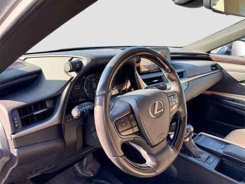 2019 Lexus ES 350