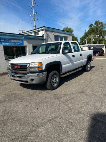 2005 GMC Sierra 2500HD for sale at R&R Car Company in Mount Clemens MI