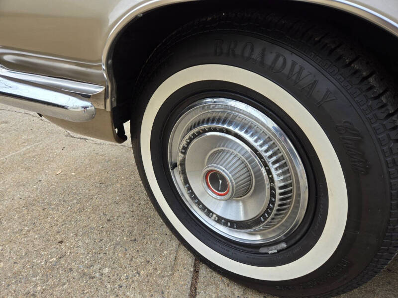 1966 Ford Thunderbird