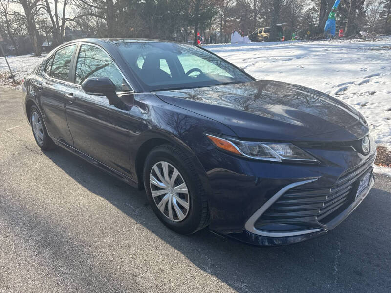 2022 Toyota Camry Hybrid LE