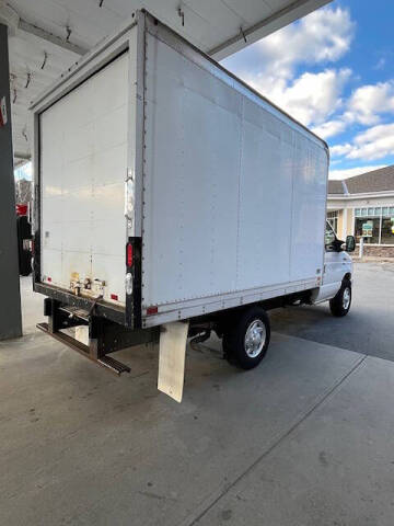 2010 Ford E-Series E-350 SD