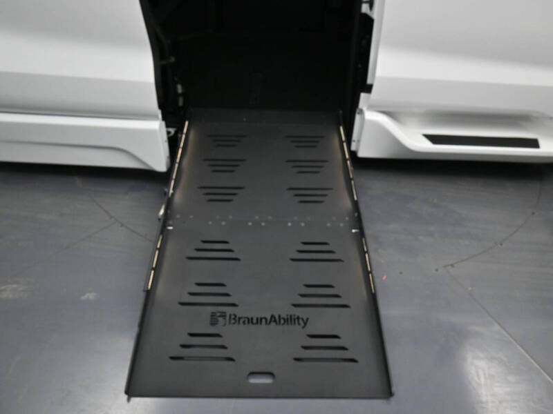 2025 Toyota Sienna LE 8-Passenger