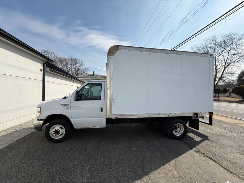 2011 Ford E-Series E-350 SD