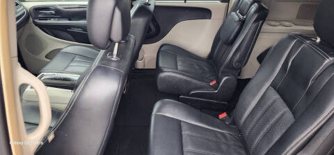 2016 Chrysler Town and Country Touring-L Anniversary Edition