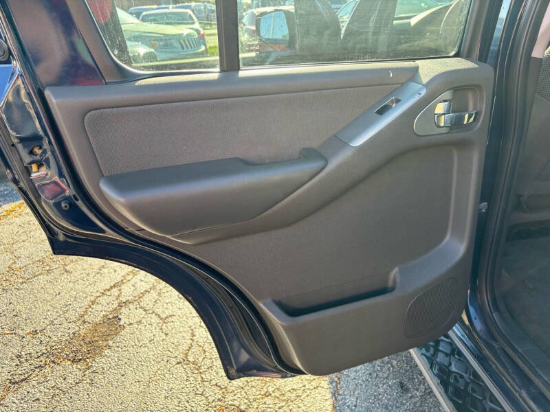 2008 Nissan Pathfinder LE