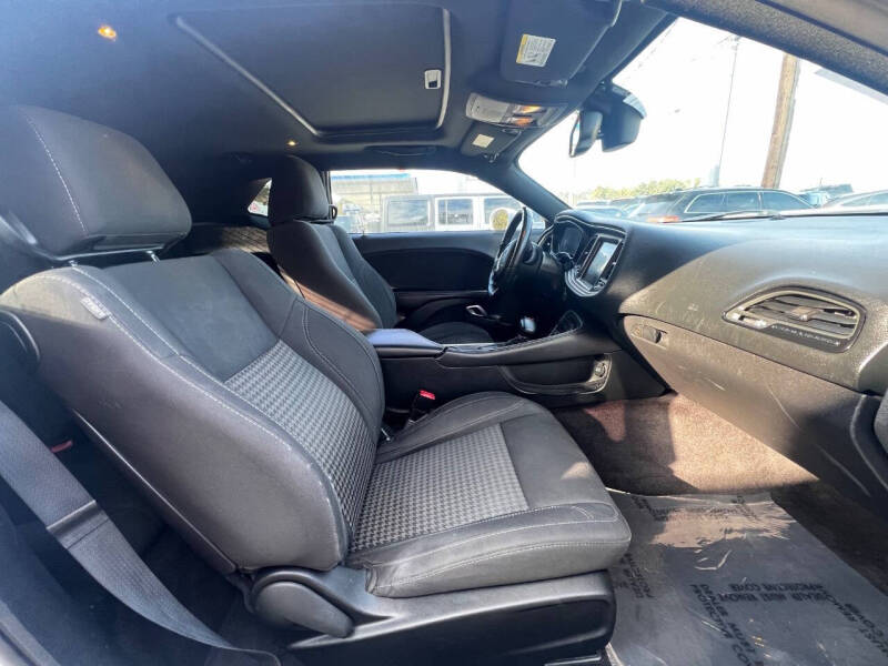 2016 Dodge Challenger SXT