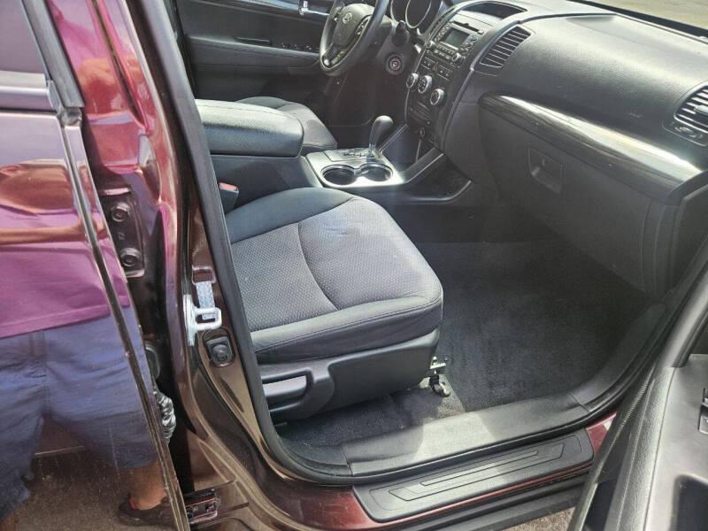 2011 Kia Sorento LX