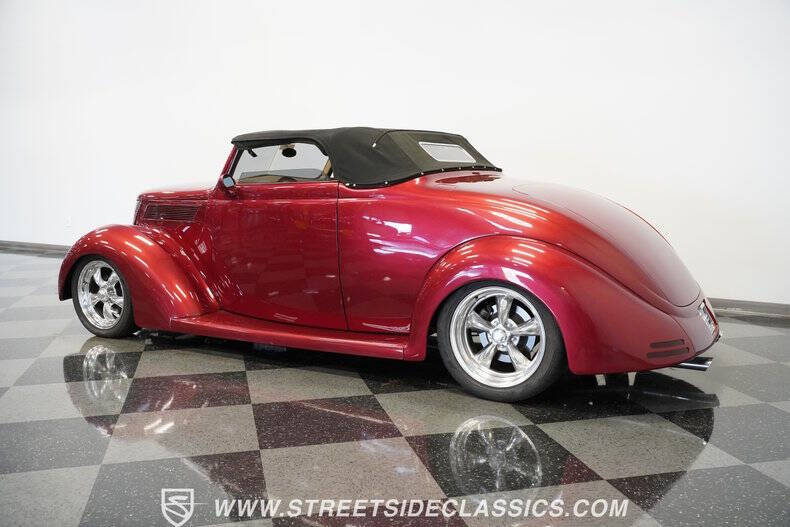 1937 Ford Cabriolet
