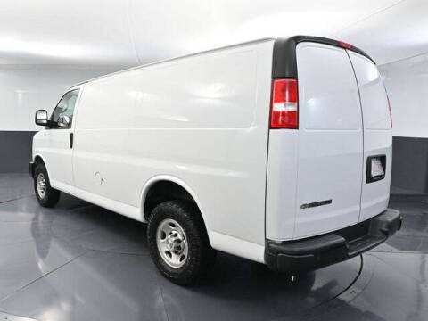 2022 Chevrolet Express 2500