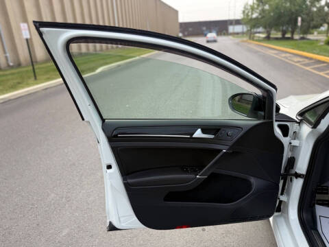 2015 Volkswagen Golf R 4Motion