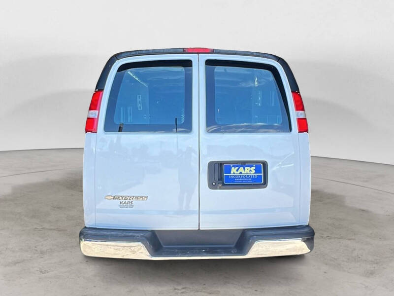 2022 Chevrolet Express 2500