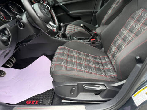 2018 Volkswagen Golf GTI S