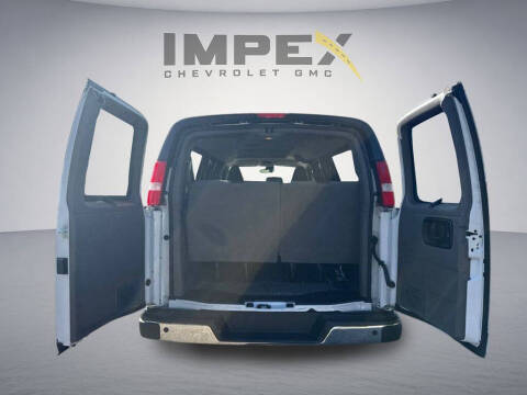 2025 Chevrolet Express LT 3500