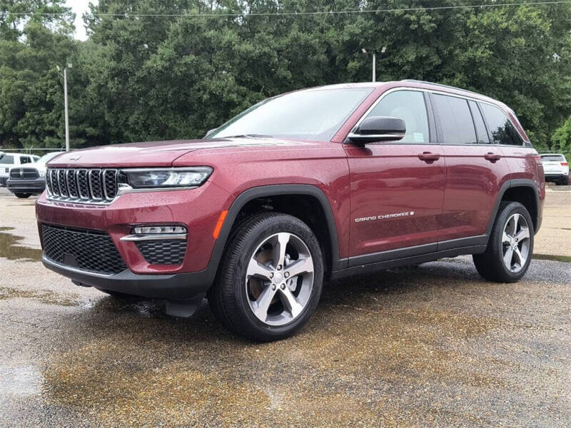 2024 Jeep Grand Cherokee for sale at ACADIANA DODGE CHRYSLER JEEP in Lafayette LA