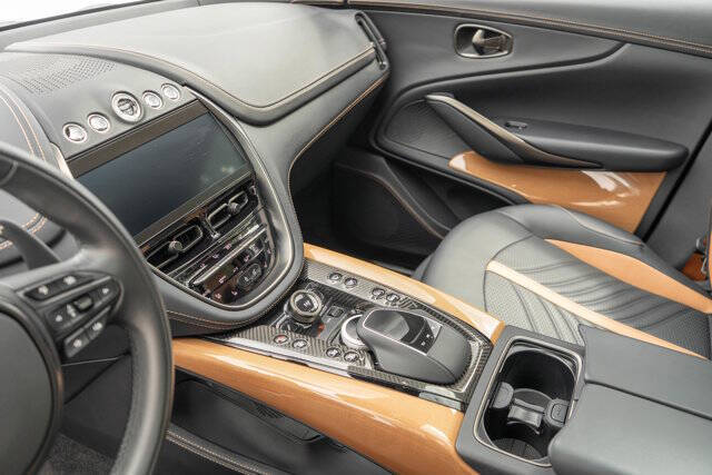 2023 Aston Martin DBX 25