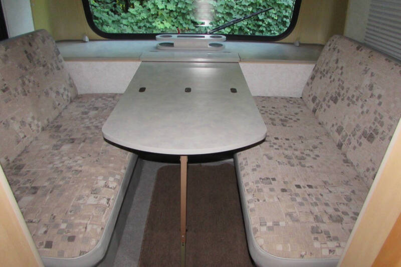 2001 Winnebago Rialta