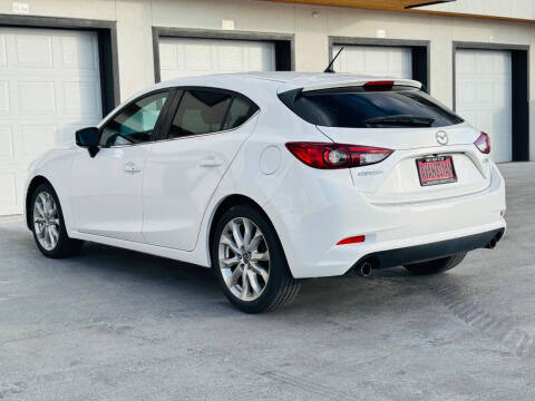 2017 Mazda MAZDA3 Touring