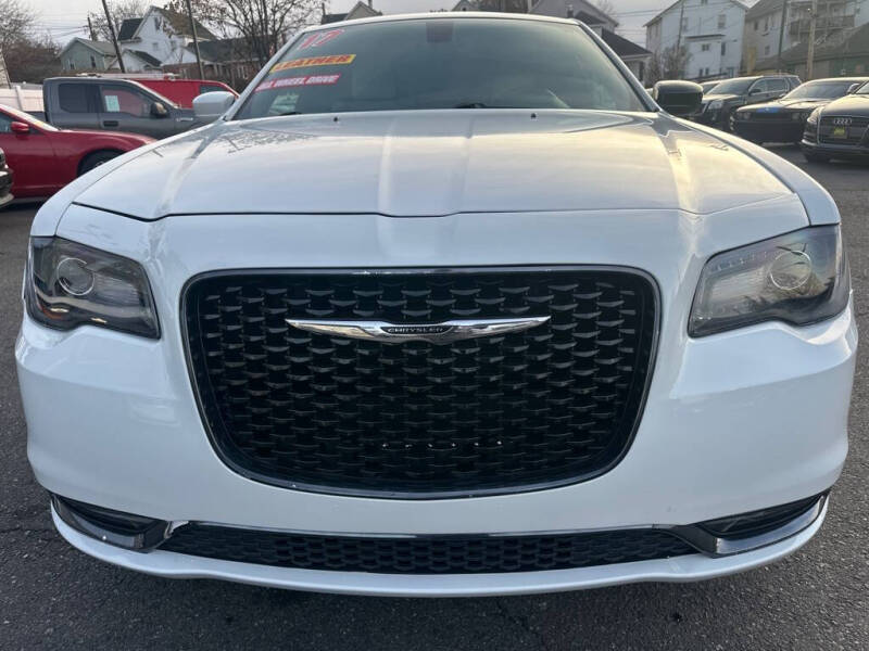 2017 Chrysler 300 S